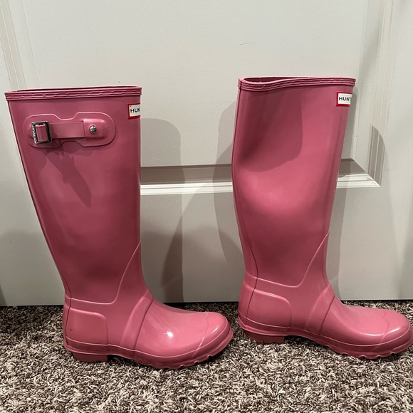 Hunter Women's Gloss Pink Rain Boots - Picture 2 of 9